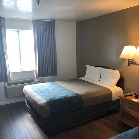 Ameri-Stay Inn&Suites Clearfield Bagian luar foto