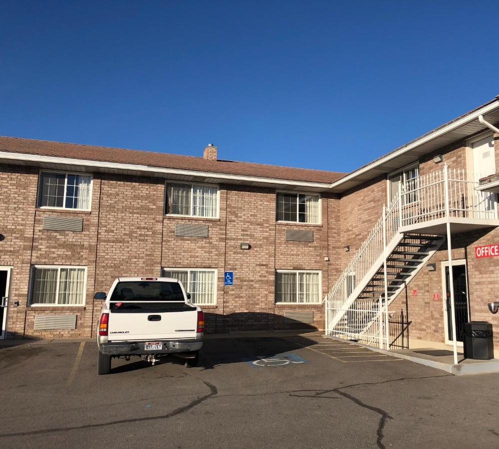 Ameri-Stay Inn&Suites Clearfield Bagian luar foto