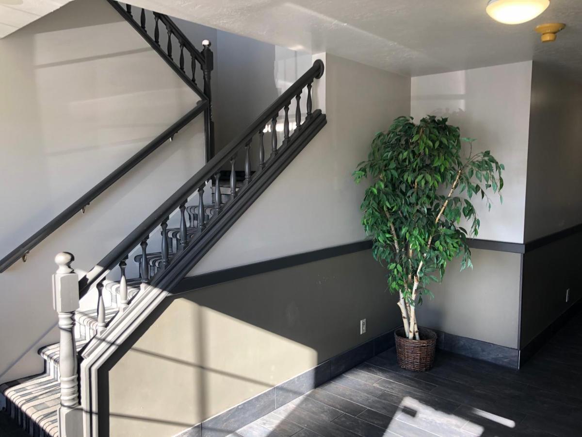 Ameri-Stay Inn&Suites Clearfield Bagian luar foto